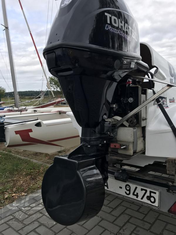 Propeller carbon transportation shield